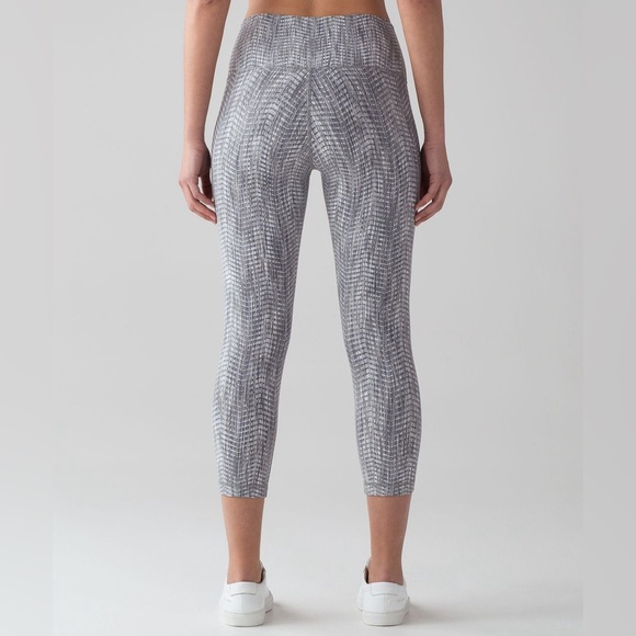lululemon athletica Pants - Lululemon Wunder Under Crop (Hi-Rise) *21"